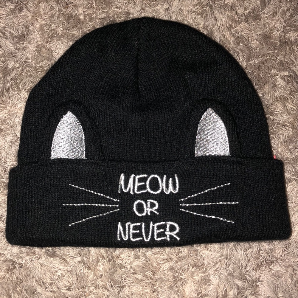 “Meow or Never” cat ears beanie 😻